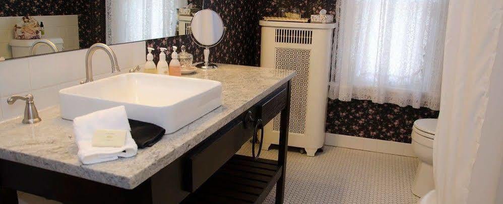 Westby House Inn Εξωτερικό φωτογραφία